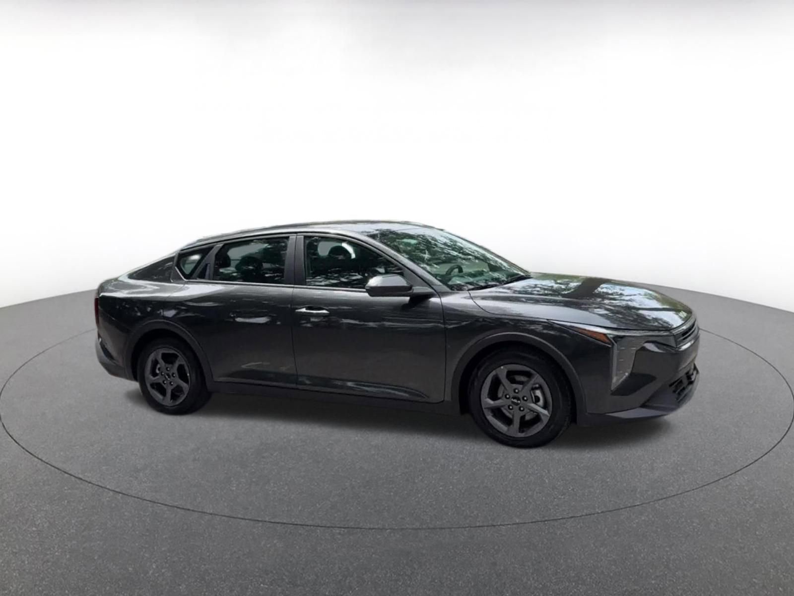 Used 2025 Kia K4 FWD image 2