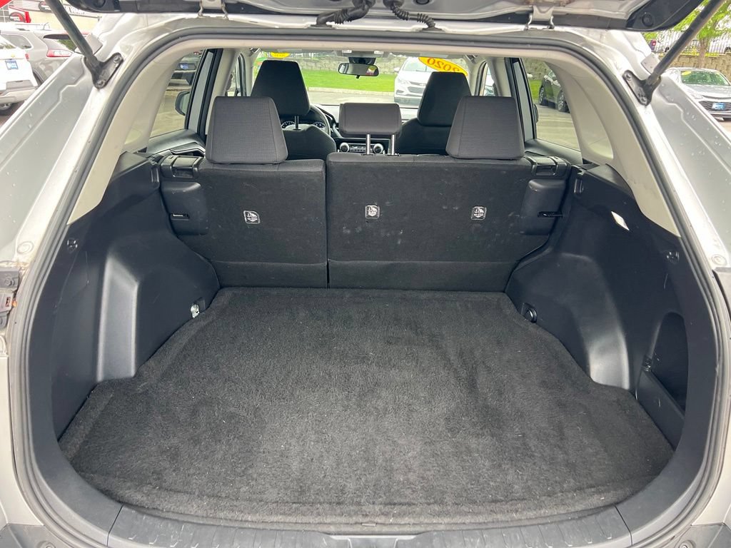 Used 2020 Toyota RAV4 LE FWD image 21