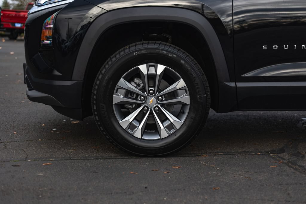 New 2026 Chevrolet Equinox LT w/ LPO, Floor Liner Package AWD/4WD image 34