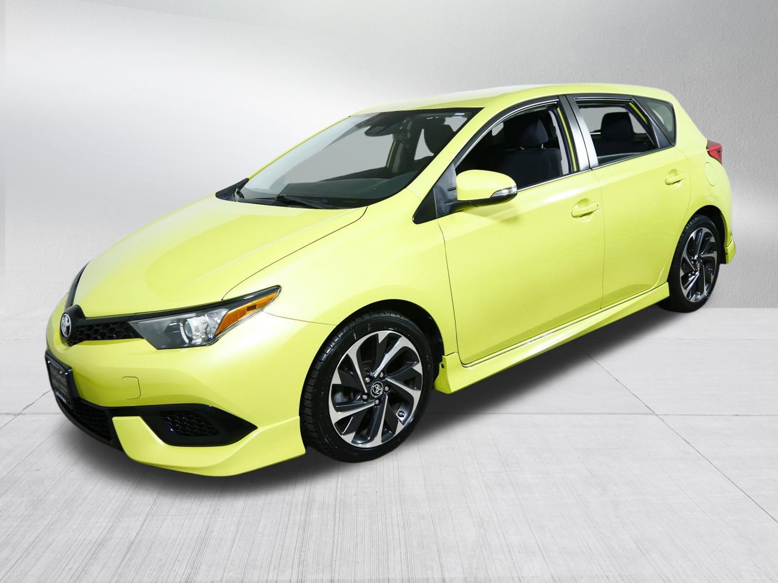 Used 2017 Toyota Corolla iM image 3