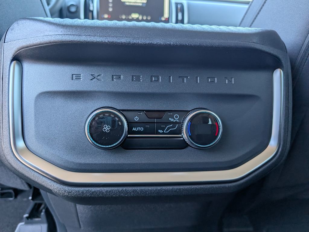 Used 2026 Ford Expedition Max Active RWD image 23