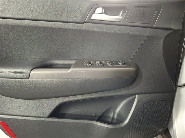 Used 2020 Kia Sportage LX image 15