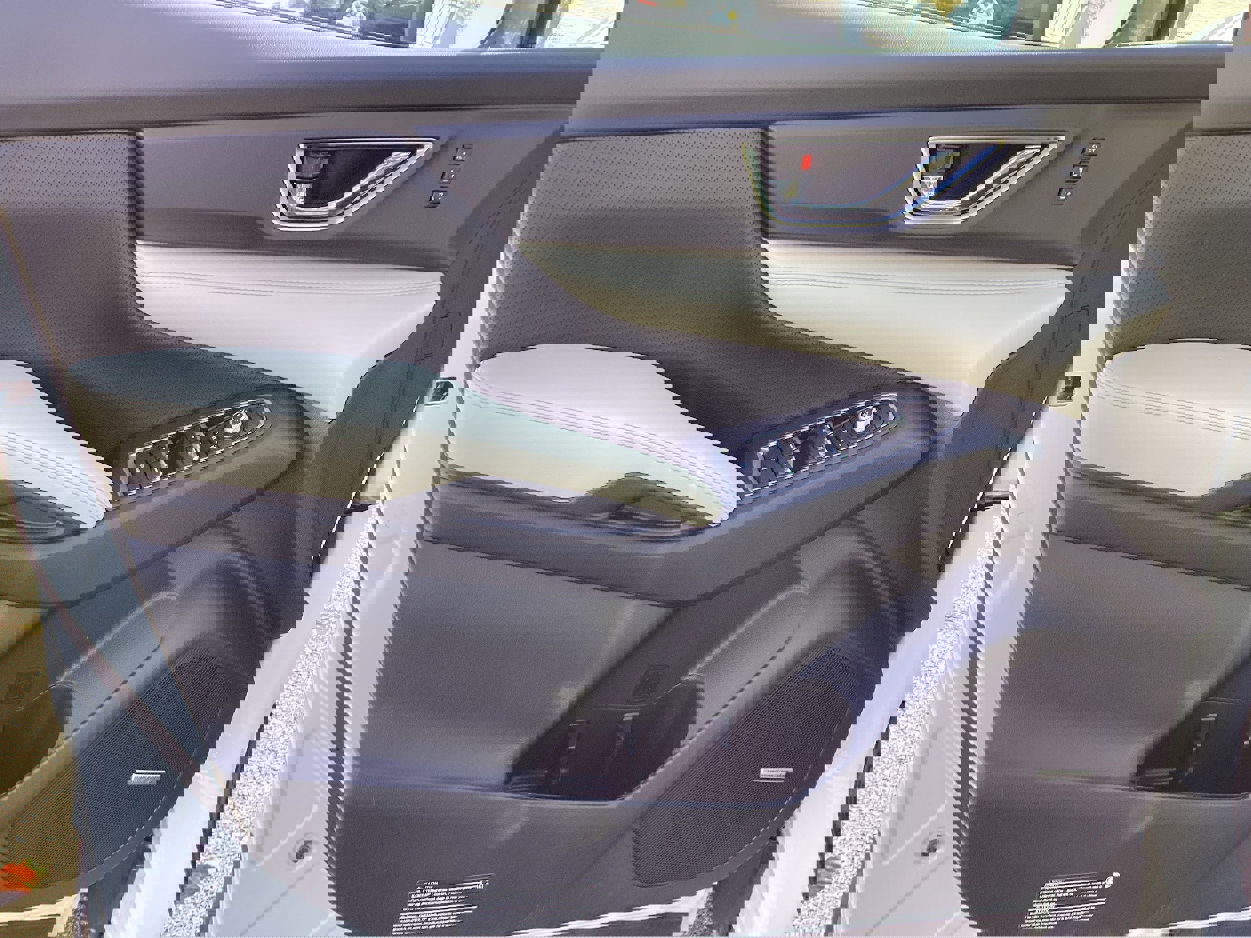 Used 2022 Subaru Ascent Limited w/ Technology Package image 17