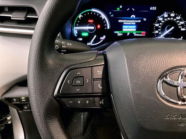 Used 2025 Toyota Sienna LE FWD image 17