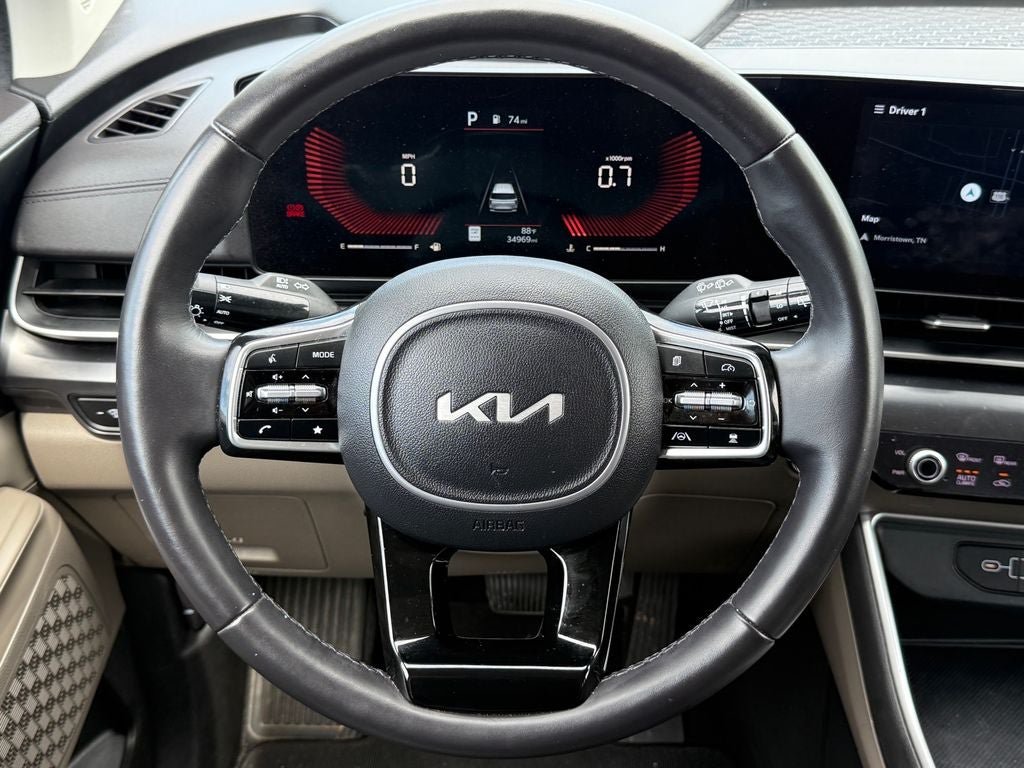 Used 2025 Kia Carnival FWD image 20