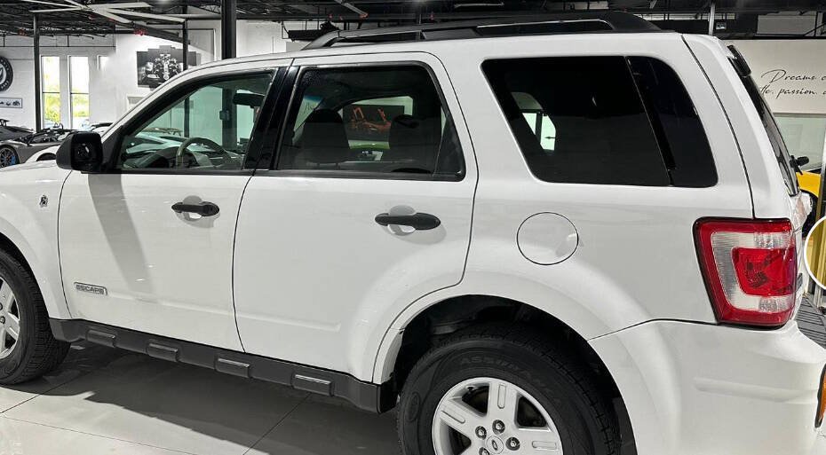 Used 2008 Ford Escape 4WD Hybrid image 2