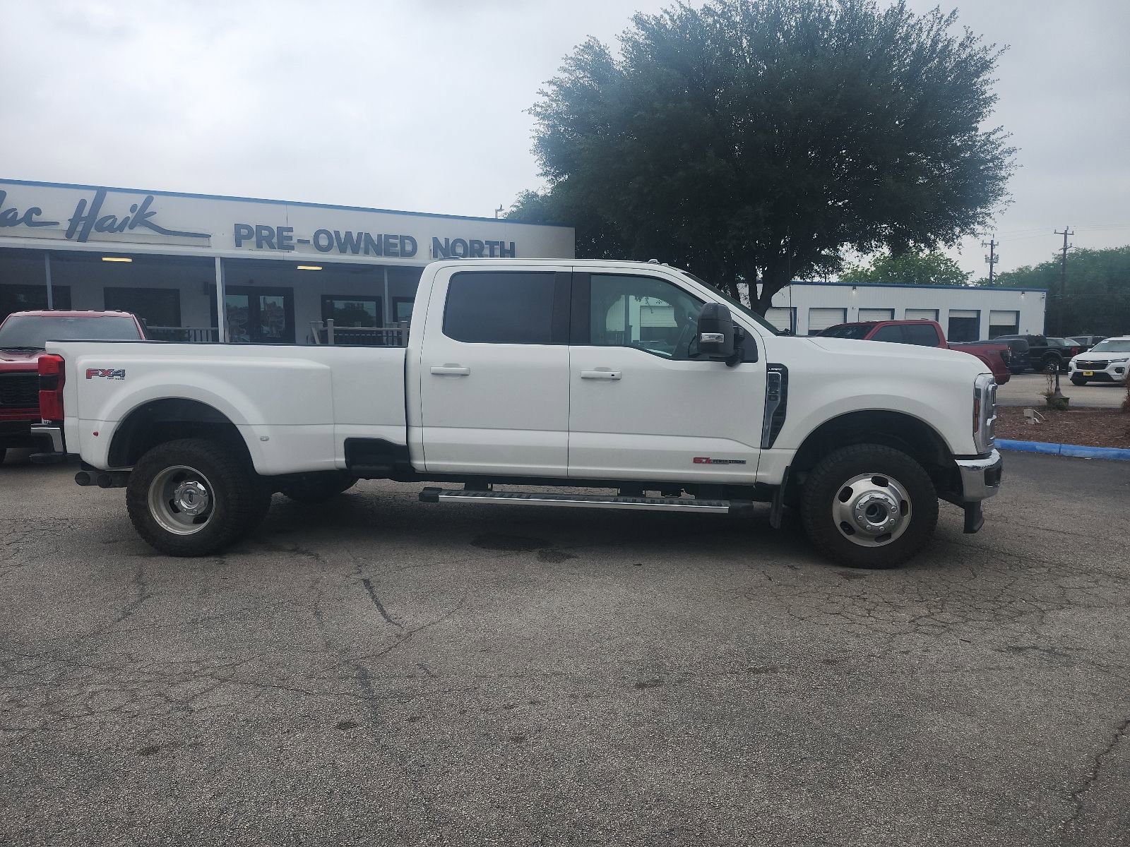Used 2026 Ford F350 Lariat AWD/4WD image 2