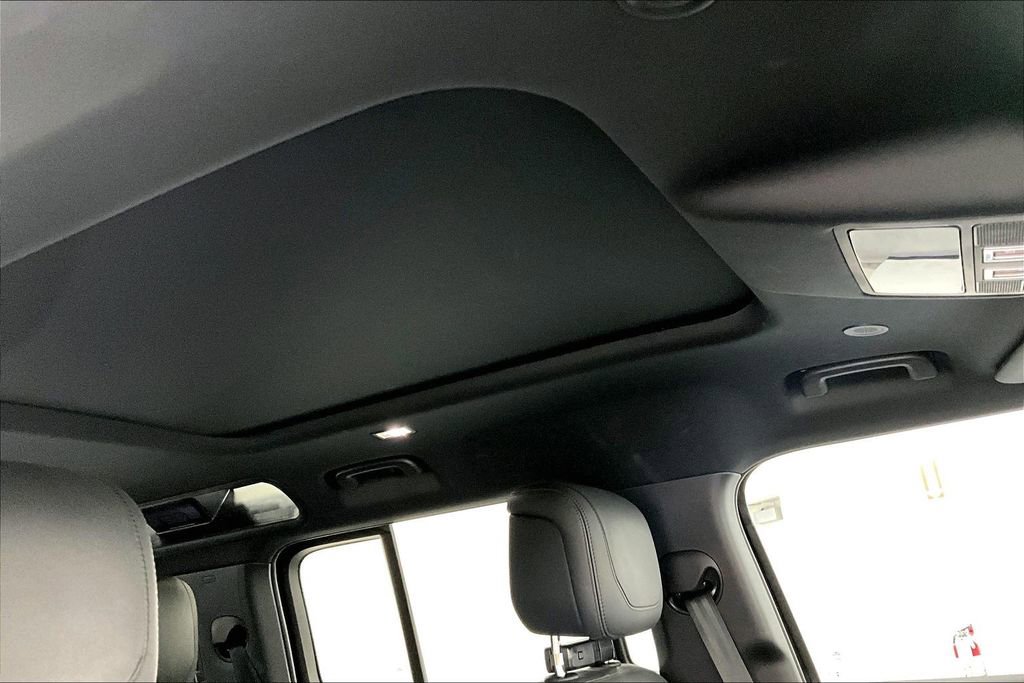 Used 2024 Land Rover Defender 110 Carpathian Edition image 20