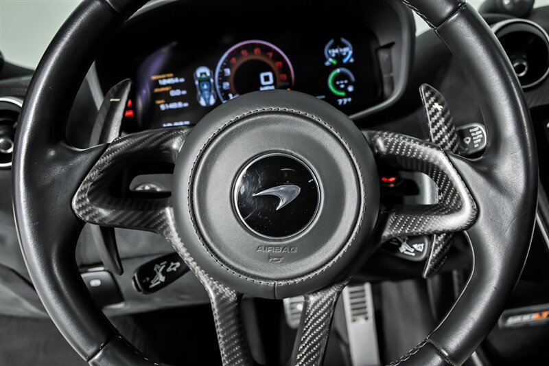 Used 2020 McLaren 600LT Spider RWD image 26