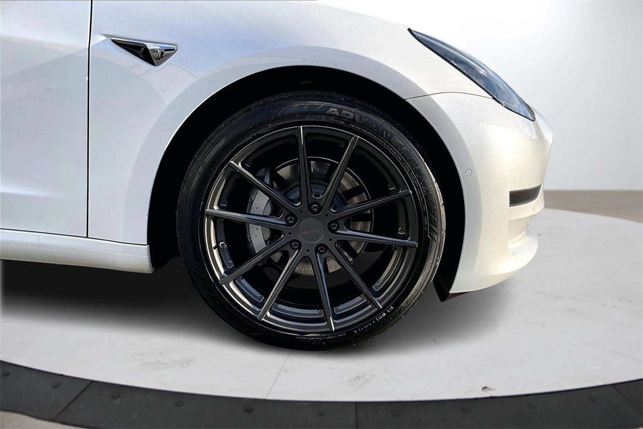 Used 2020 Tesla Model 3 Long Range image 33