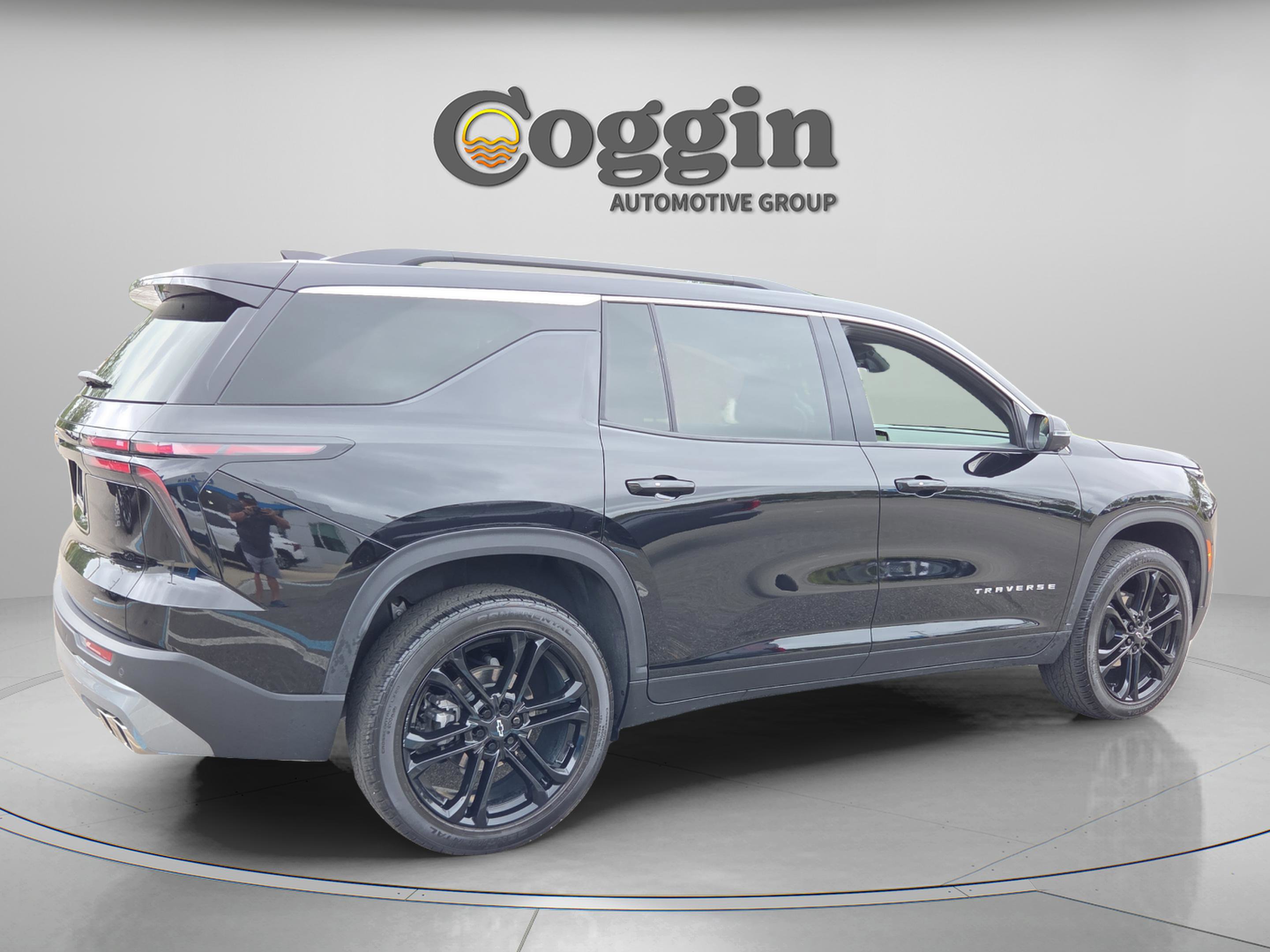 Used 2025 Chevrolet Traverse LT w/ Driver Confidence Package FWD image 5