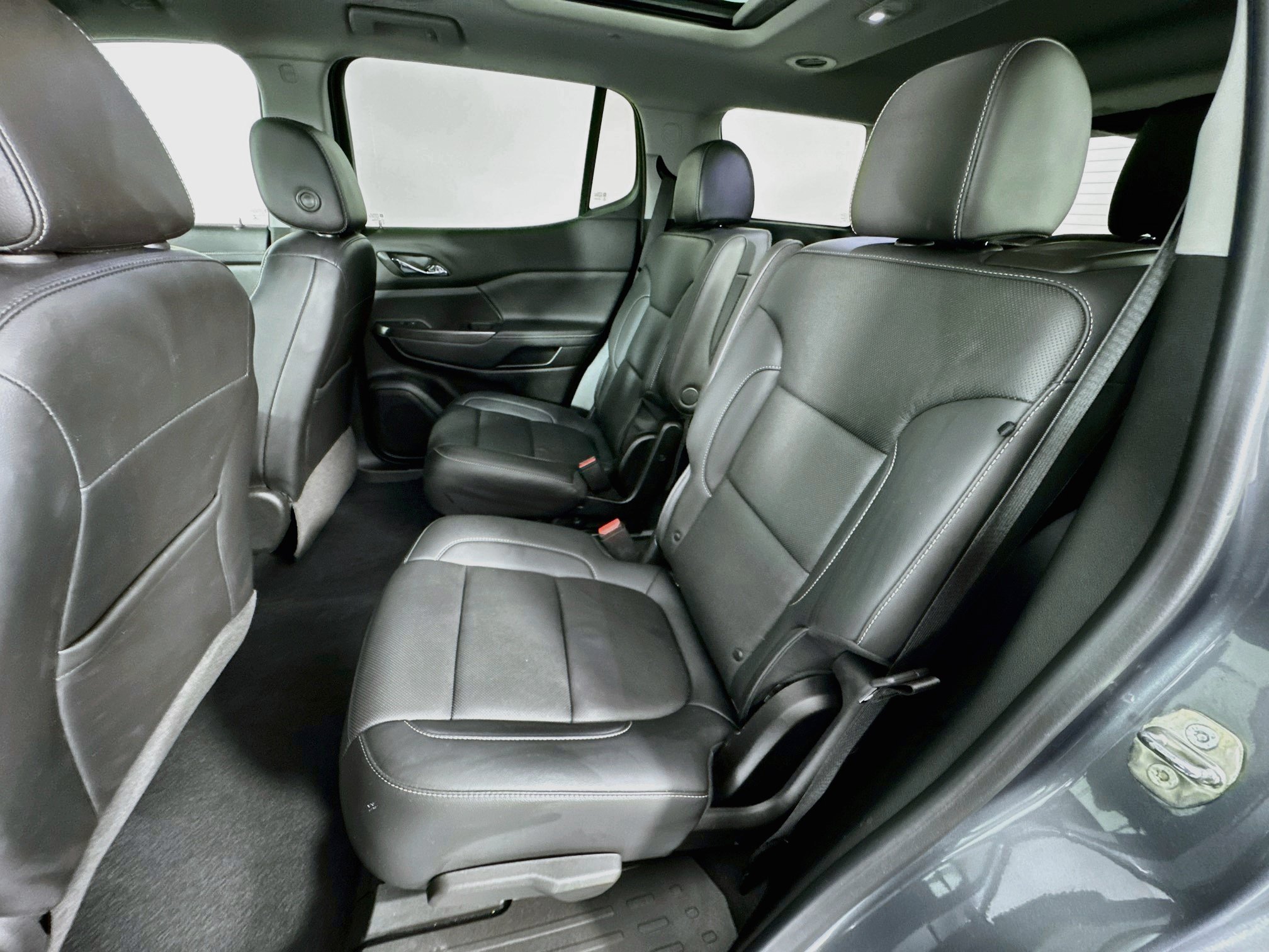 Used 2022 GMC Acadia SLT w/ Technology Package AWD/4WD image 26