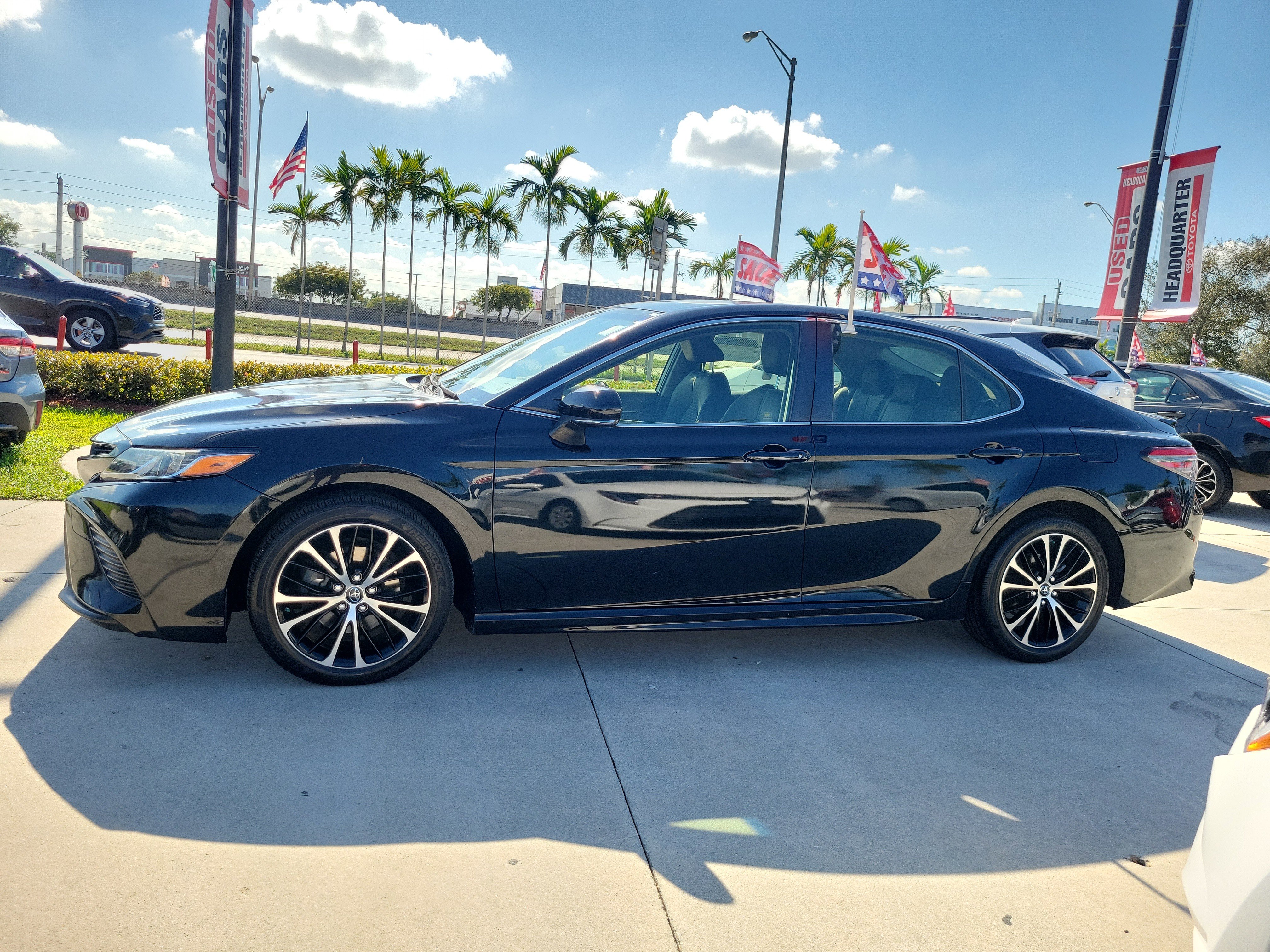 Used 2018 Toyota Camry SE image 7