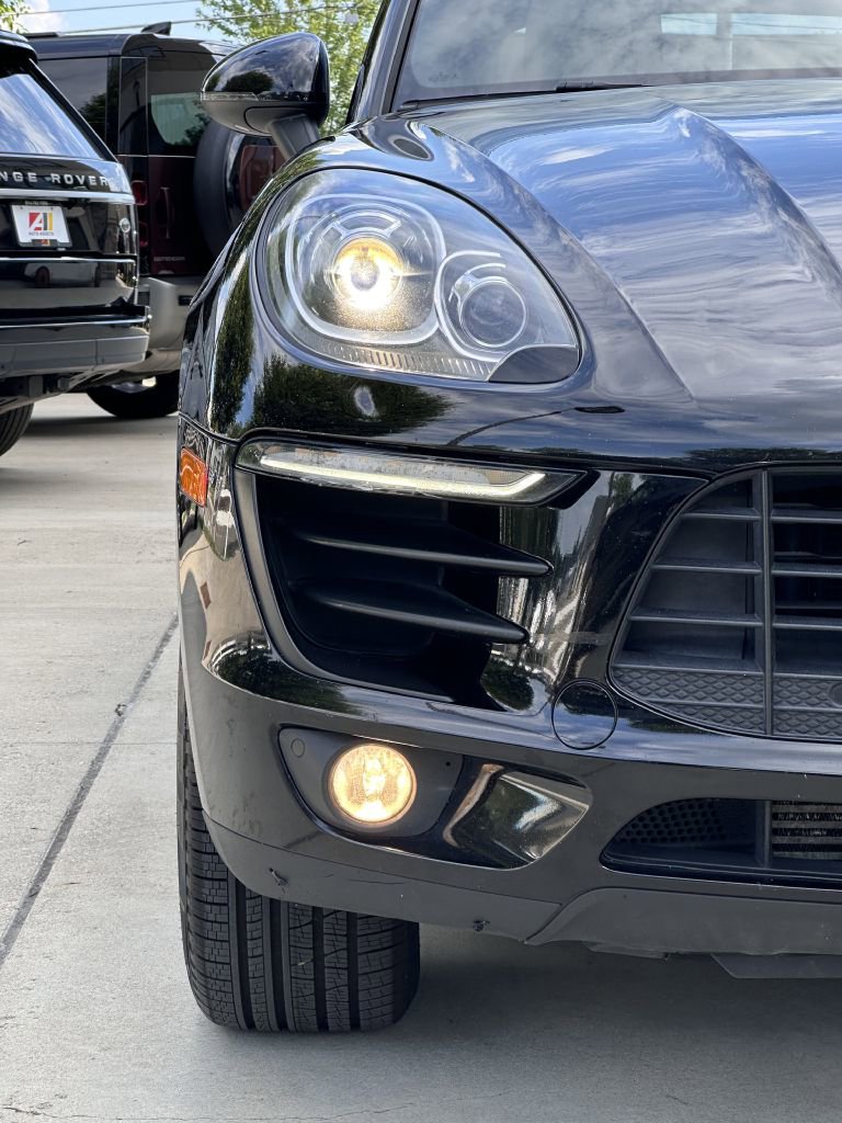 Used 2017 Porsche Macan image 12