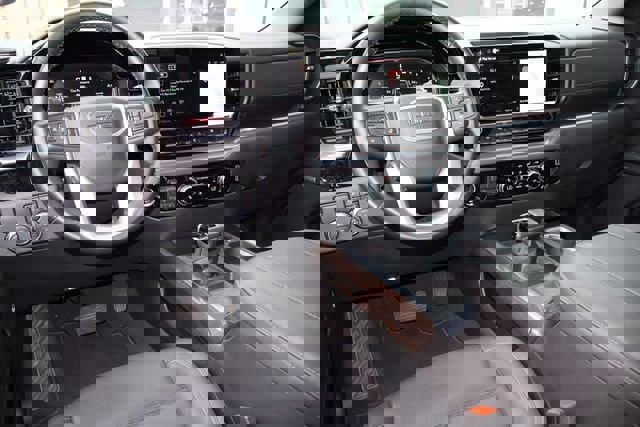 Used 2024 GMC Sierra 1500 SLT RWD image 4