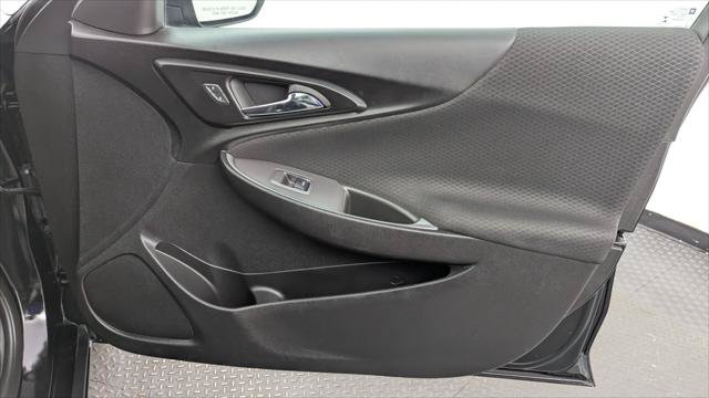 Used 2025 Chevrolet Malibu LT FWD image 23