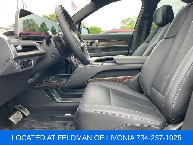 Used 2026 Cadillac Vistiq Sport w/ LPO, Floor Liner Package AWD/4WD image 6