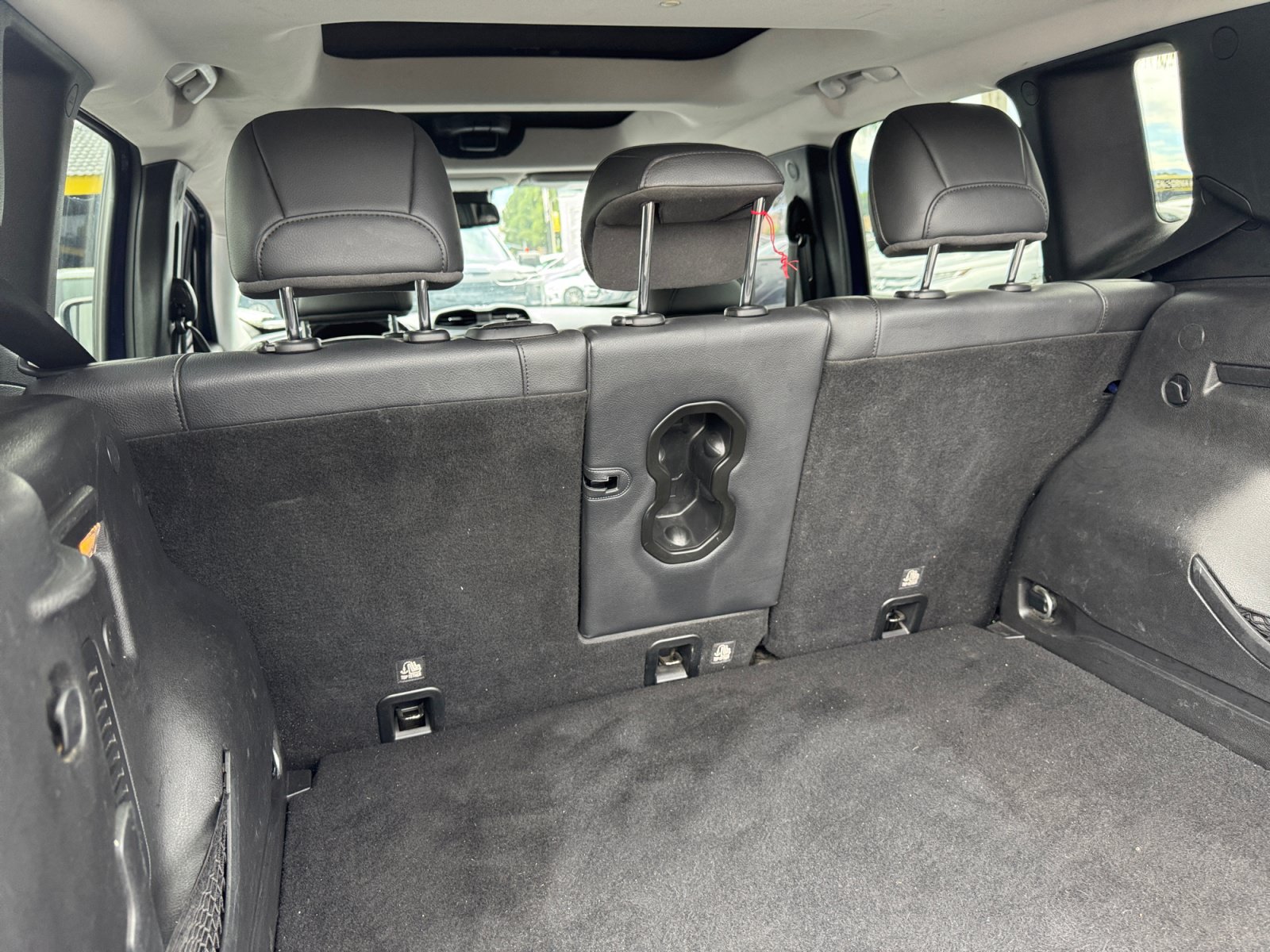 Used 2018 Jeep Renegade Limited AWD/4WD image 16