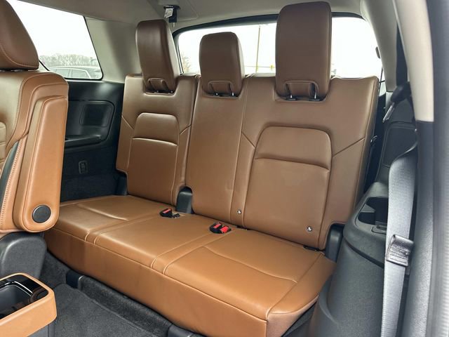 Used 2024 Nissan Pathfinder Platinum image 17