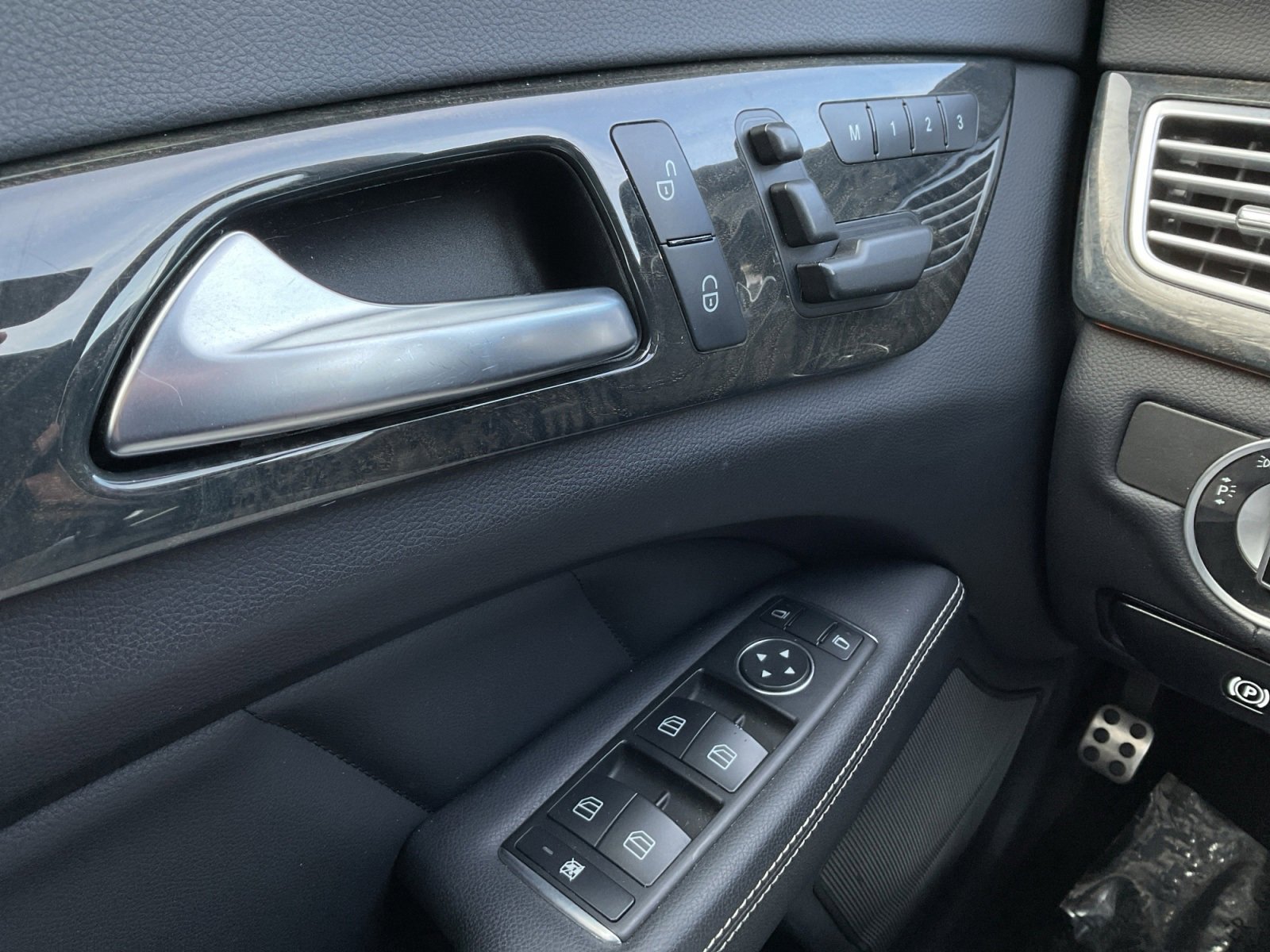 Used 2014 Mercedes-Benz CLS 550 4MATIC image 22