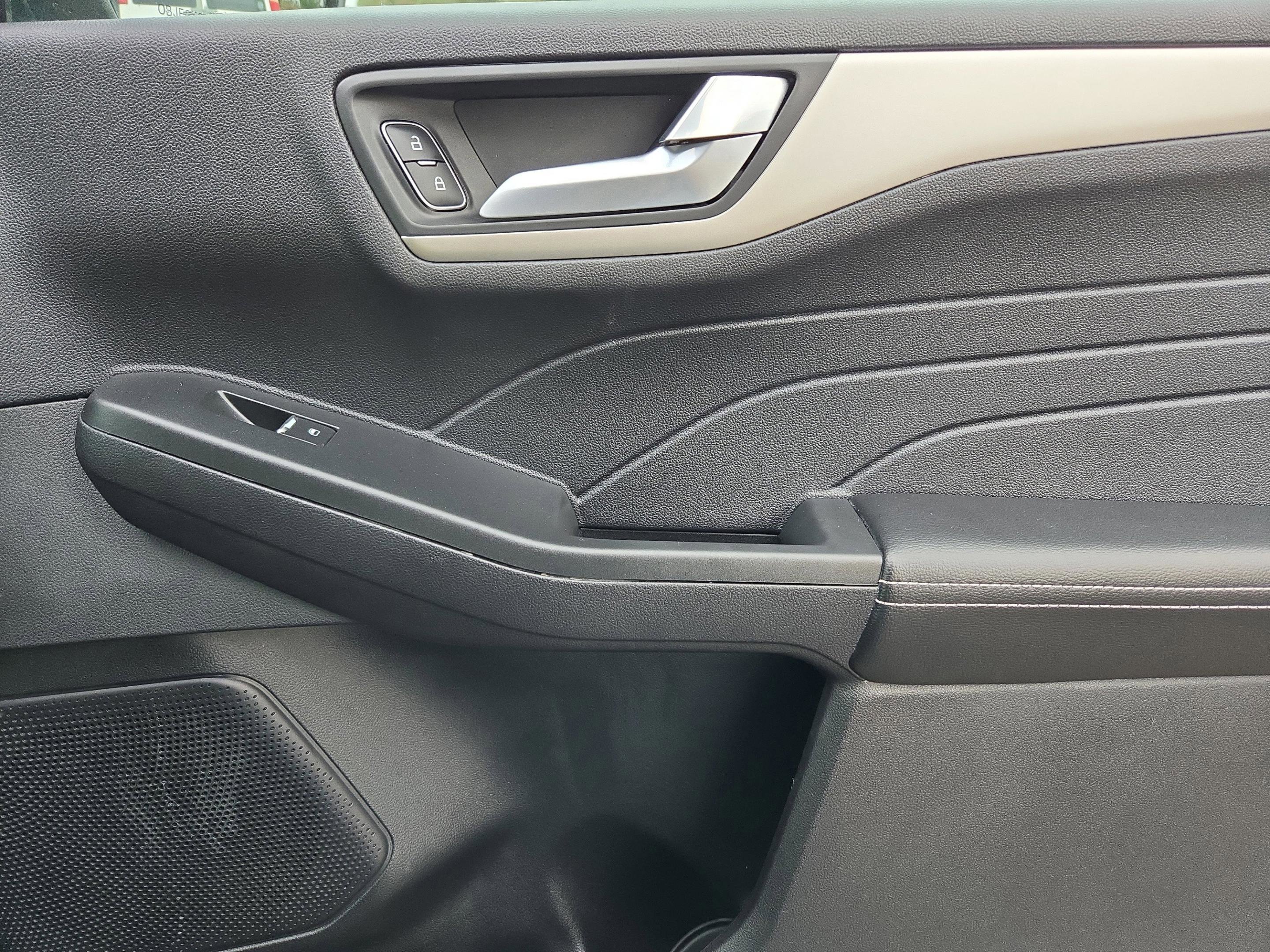 Used 2021 Ford Escape SEL image 28