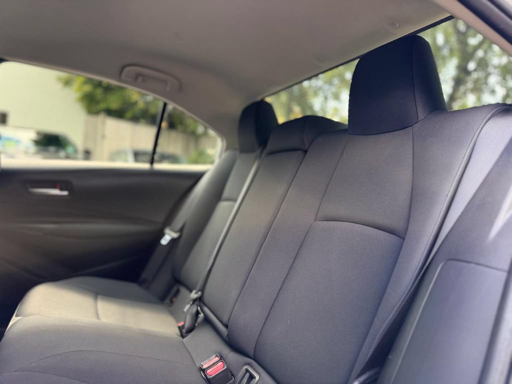 Used 2021 Toyota Corolla LE w/ Carpet Mat Package (TMS) FWD image 21