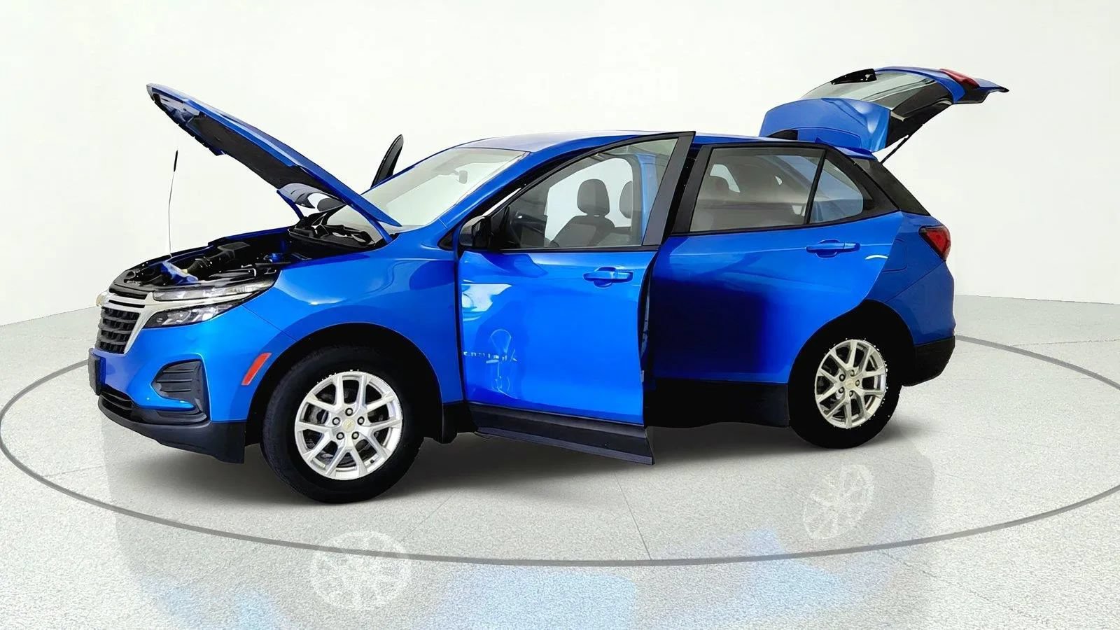 Used 2024 Chevrolet Equinox LS w/ LPO, Floor Liner Package FWD image 9