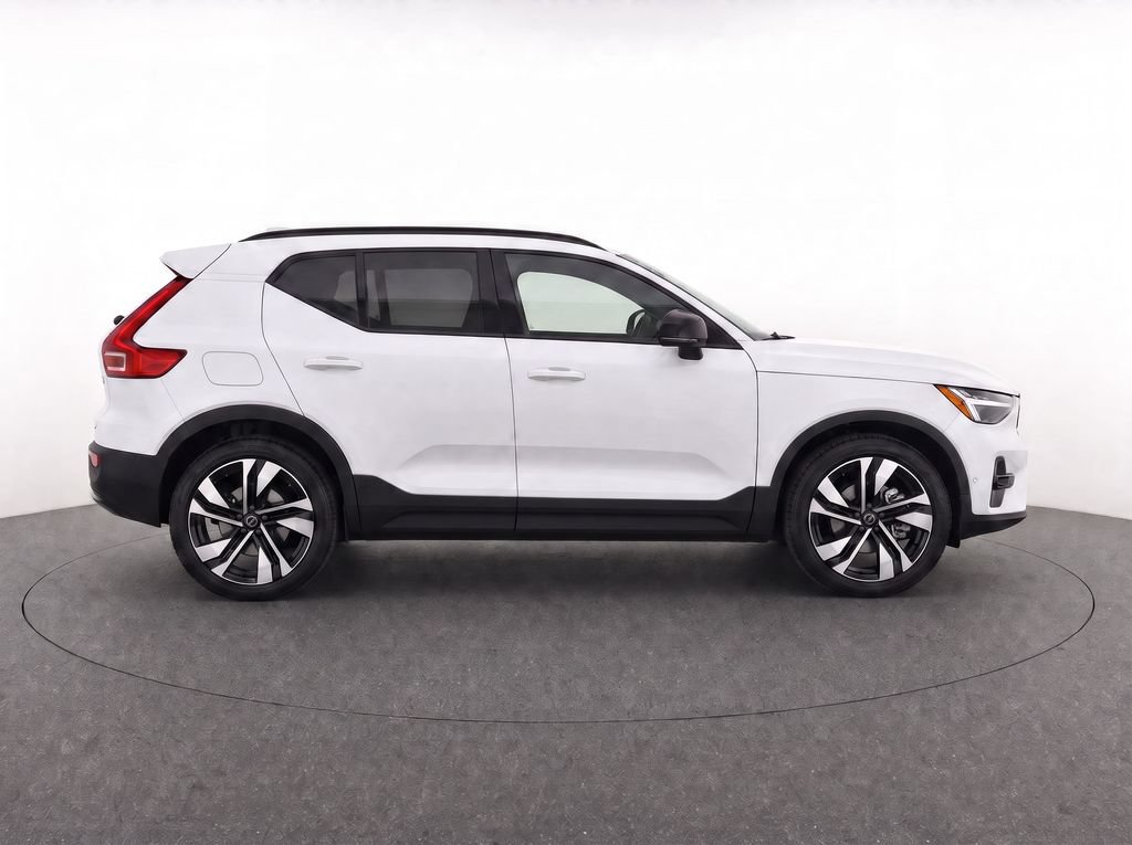 New 2026 Volvo XC40 B5 Plus w/ Protection Package Premier AWD/4WD image 8