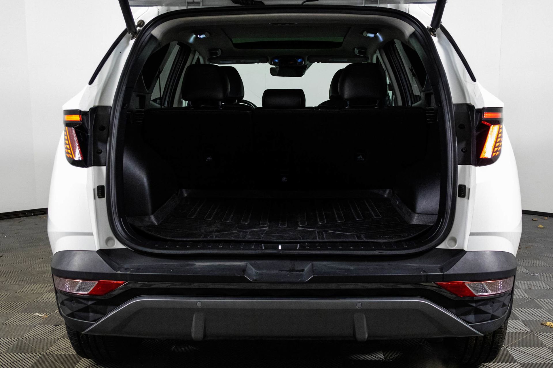 Used 2023 Hyundai Tucson Limited image 37