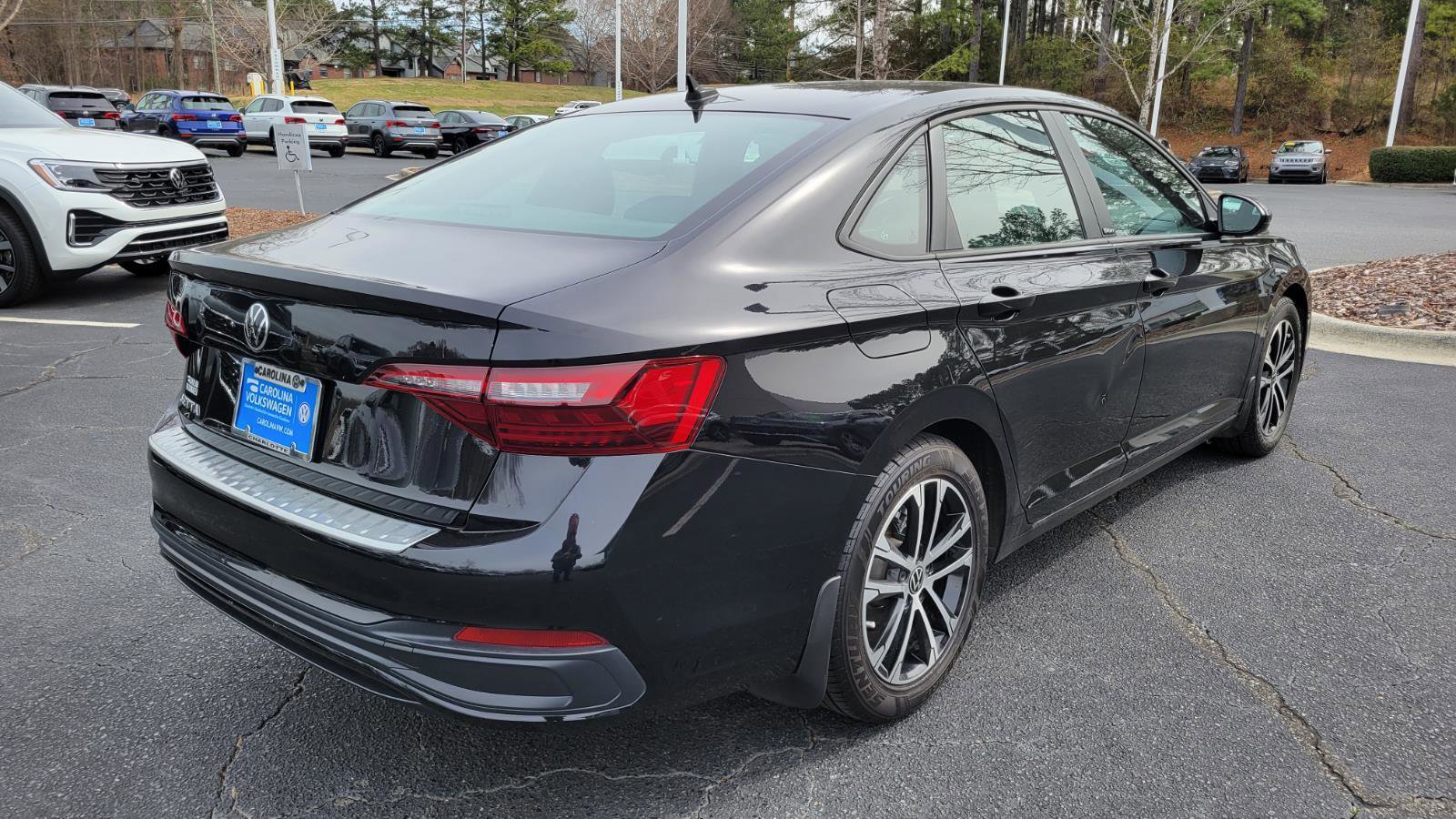 Used 2023 Volkswagen Jetta Sport image 5