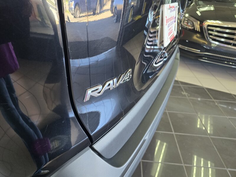 Used 2025 Toyota RAV4 XLE AWD/4WD image 24