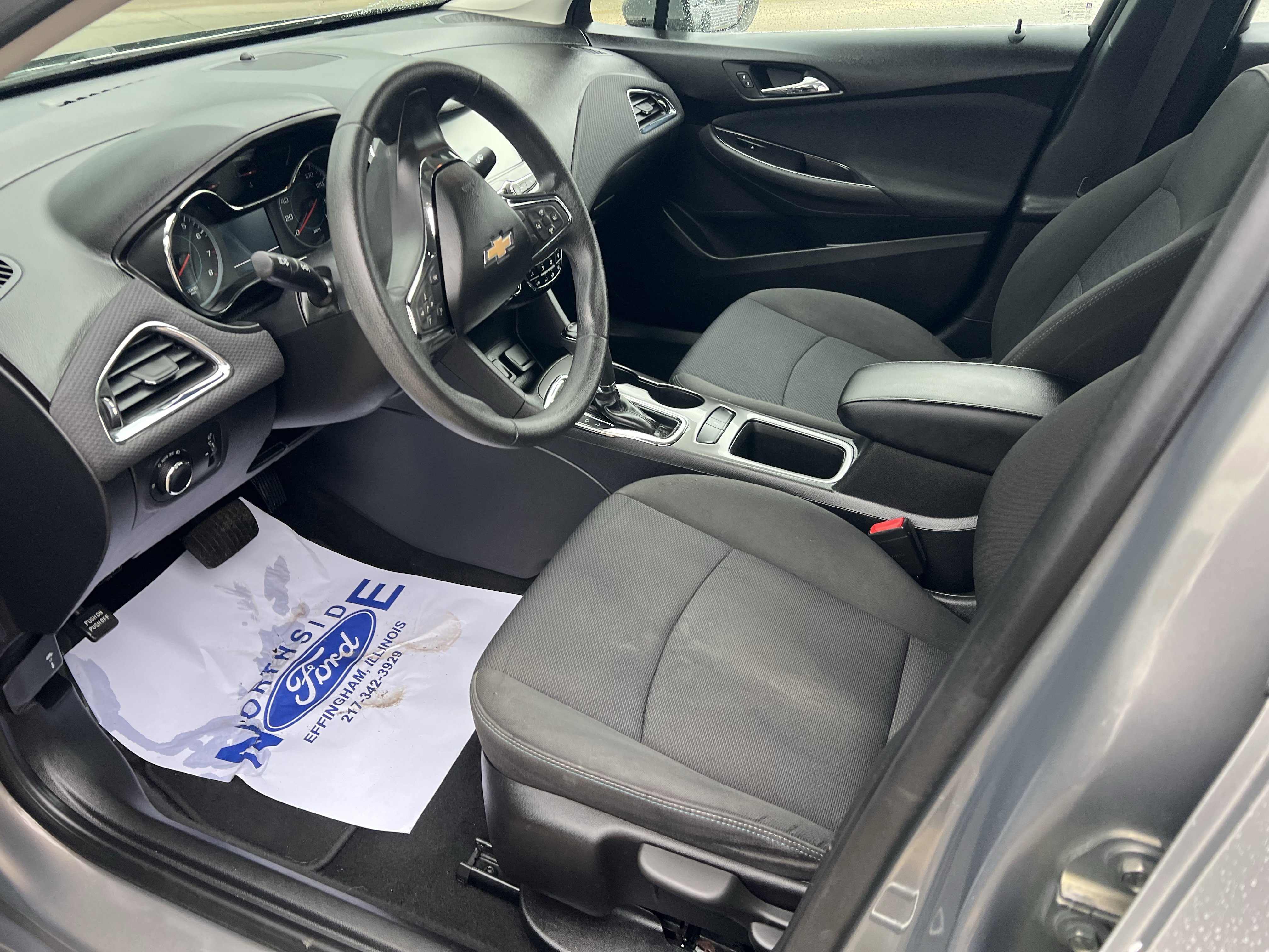 Used 2018 Chevrolet Cruze LT FWD image 11