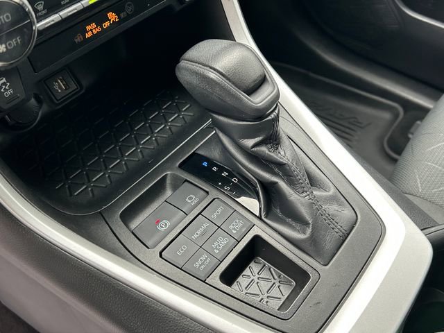 Used 2023 Toyota RAV4 XLE AWD/4WD image 25