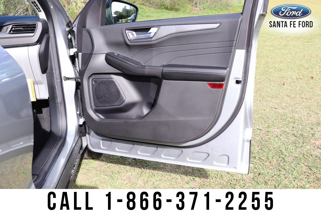 New 2023 Ford Escape SE image 50