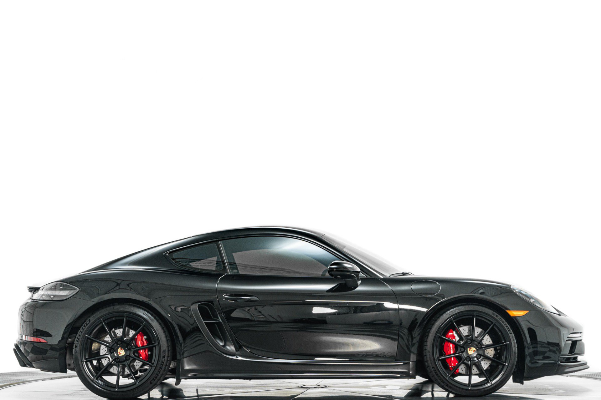Used 2022 Porsche 718 Cayman GTS w/ Light Design Package RWD image 2