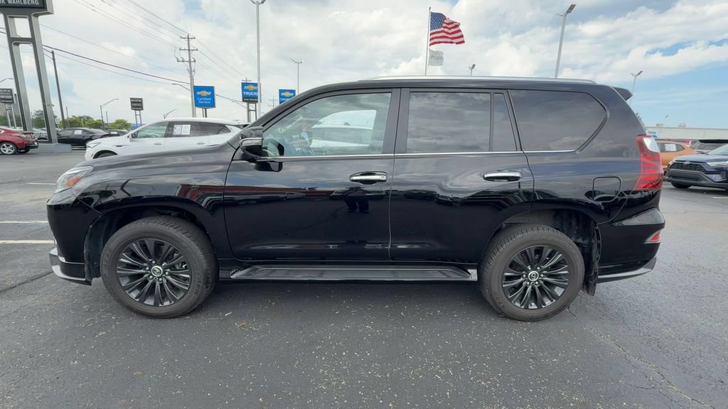 Used 2022 Lexus GX 460 Premium w/ Accessory Package AWD/4WD image 5