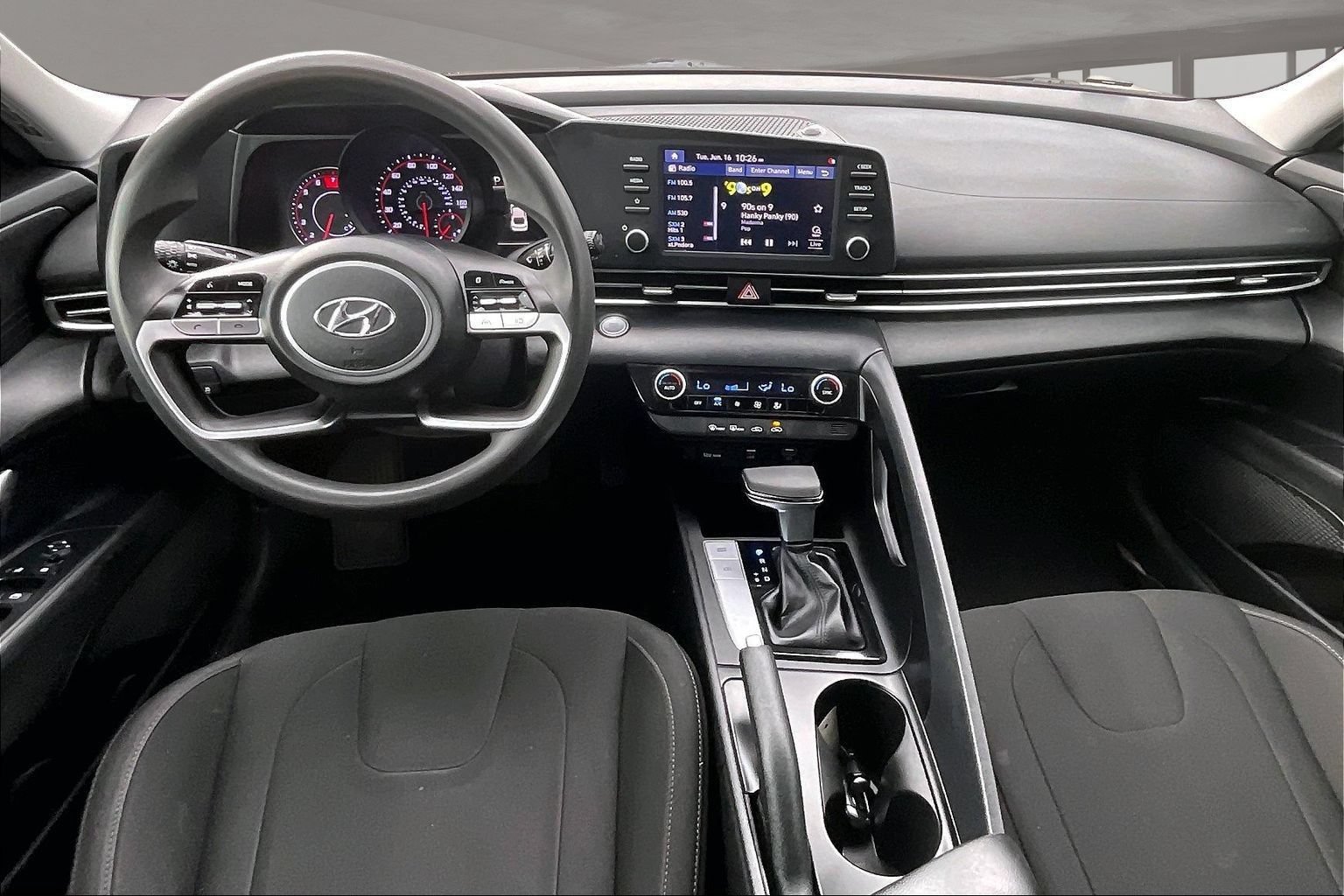 Used 2022 Hyundai Elantra SEL w/ Preferred Accessory Package FWD image 7