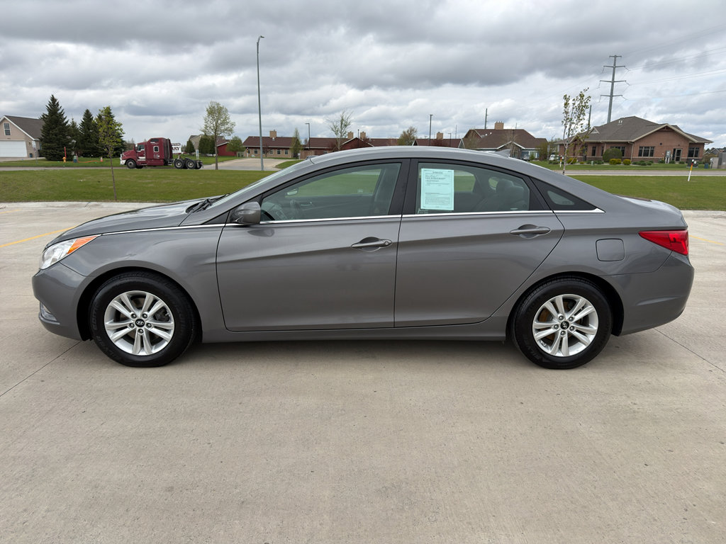 Used 2013 Hyundai Sonata GLS w/ Popular Equipment Pkg FWD image 1