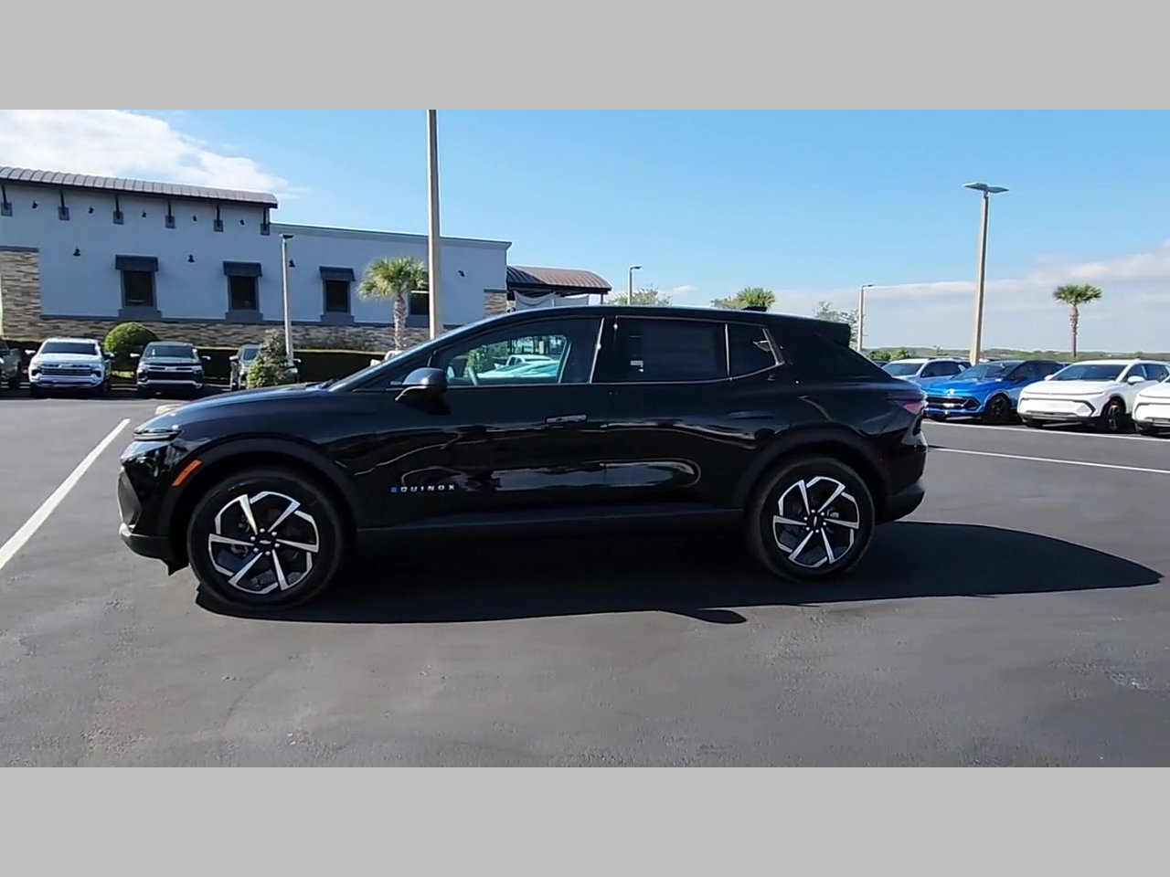 New 2026 Chevrolet Equinox EV LT w/ Comfort Package AWD/4WD image 17