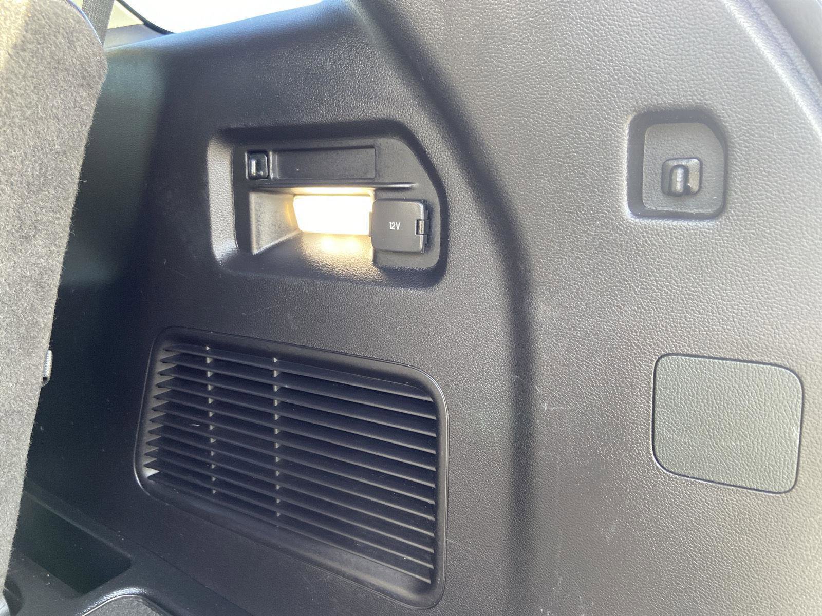 Used 2021 Ford Explorer XLT w/ Equipment Group 202A image 32