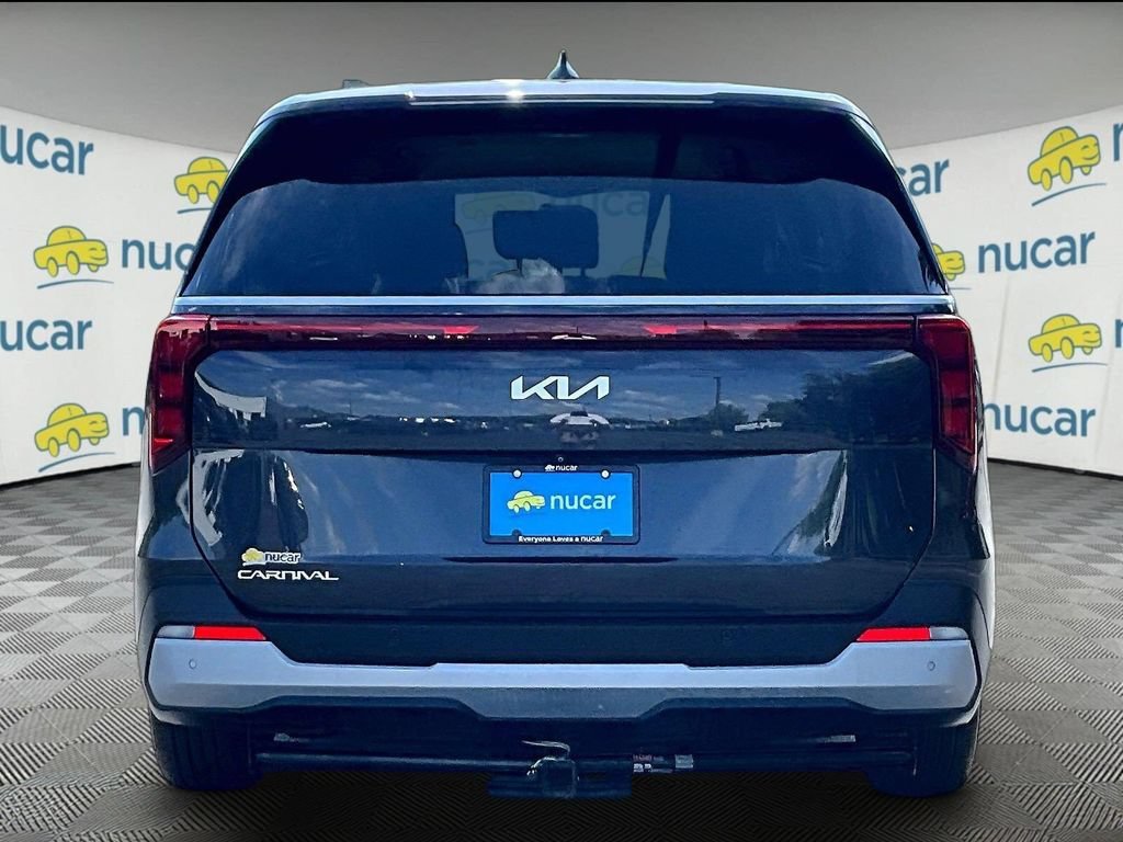 Used 2025 Kia Carnival FWD image 5