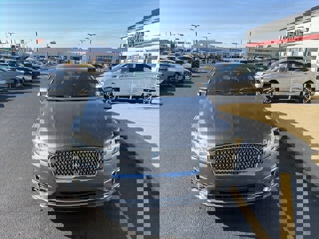 Used 2017 Lincoln MKZ Select image 11