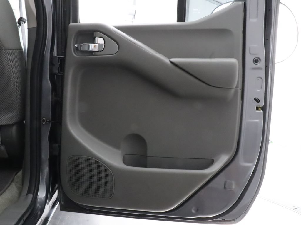 Used 2017 Nissan Frontier SV w/ SV Value Truck Package RWD image 31