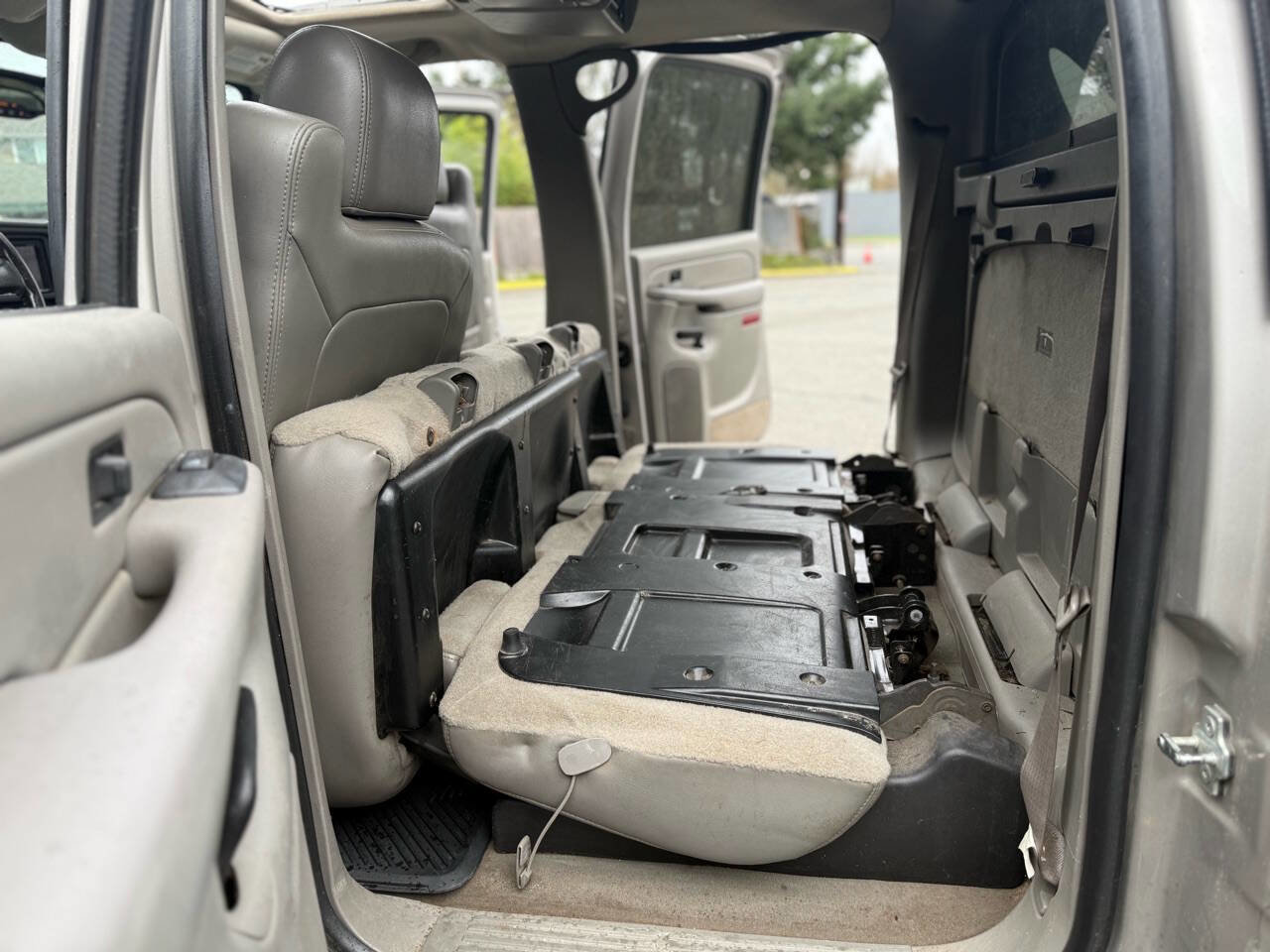 Used 2005 Chevrolet Avalanche 2500 w/ Preferred Equipment Group image 9