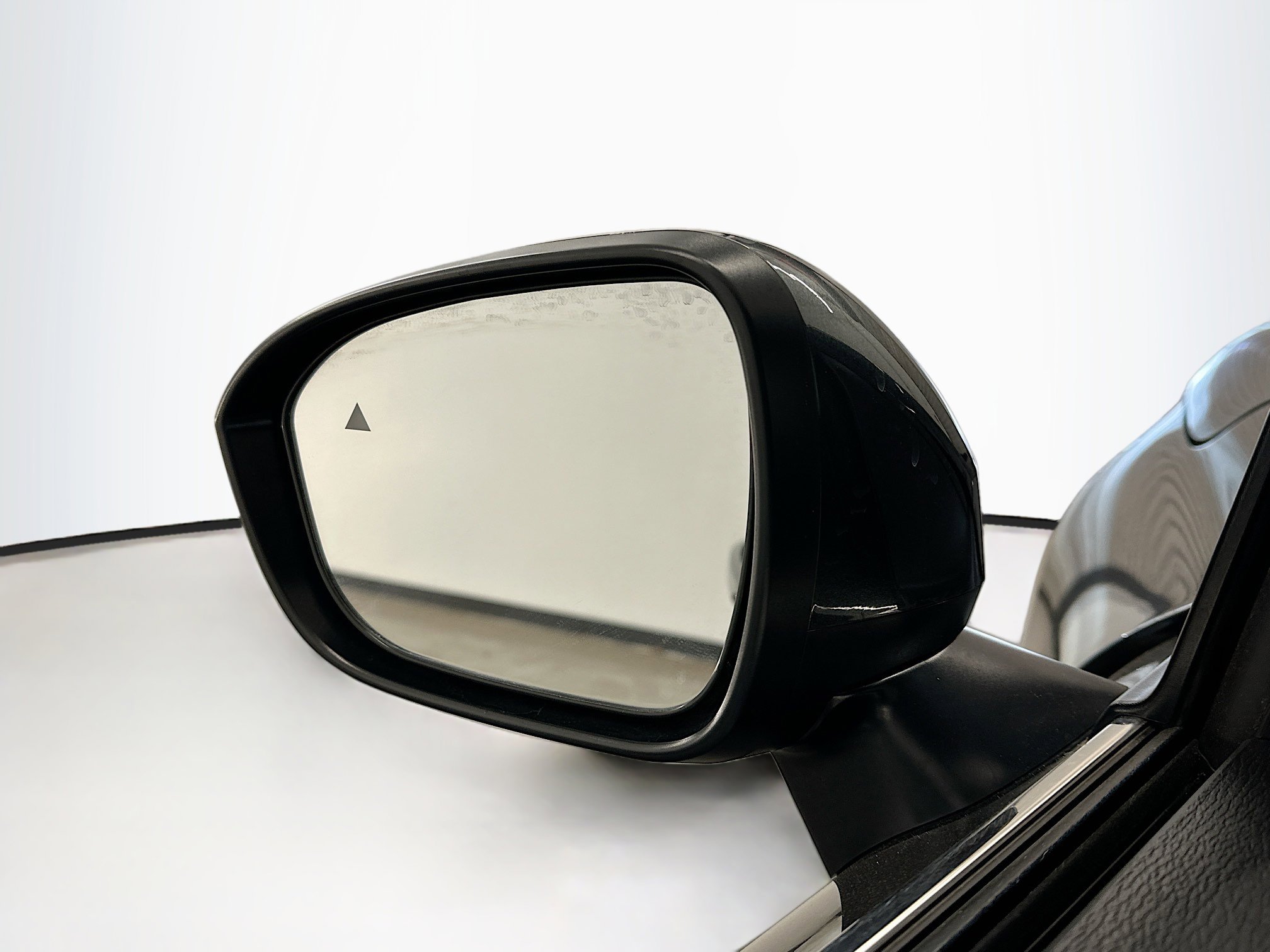 Used 2025 Mitsubishi Outlander SE image 16