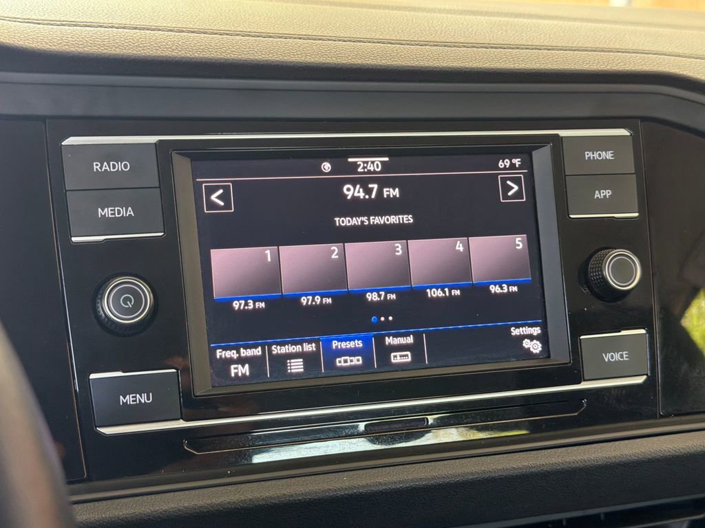 Used 2024 Volkswagen Jetta S image 6