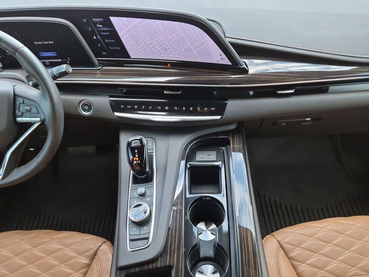 Used 2024 Cadillac Escalade ESV Sport w/ LPO, ONYX Package AWD/4WD image 31