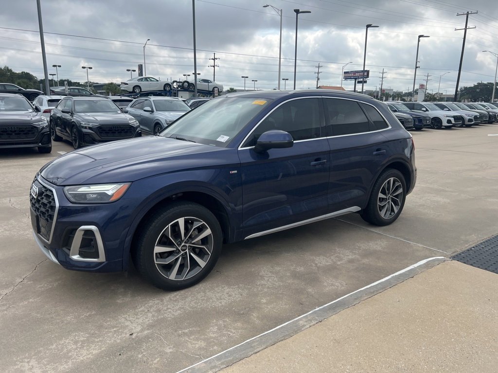 Used 2022 Audi Q5 2.0T Premium w/ Convenience Package image 1