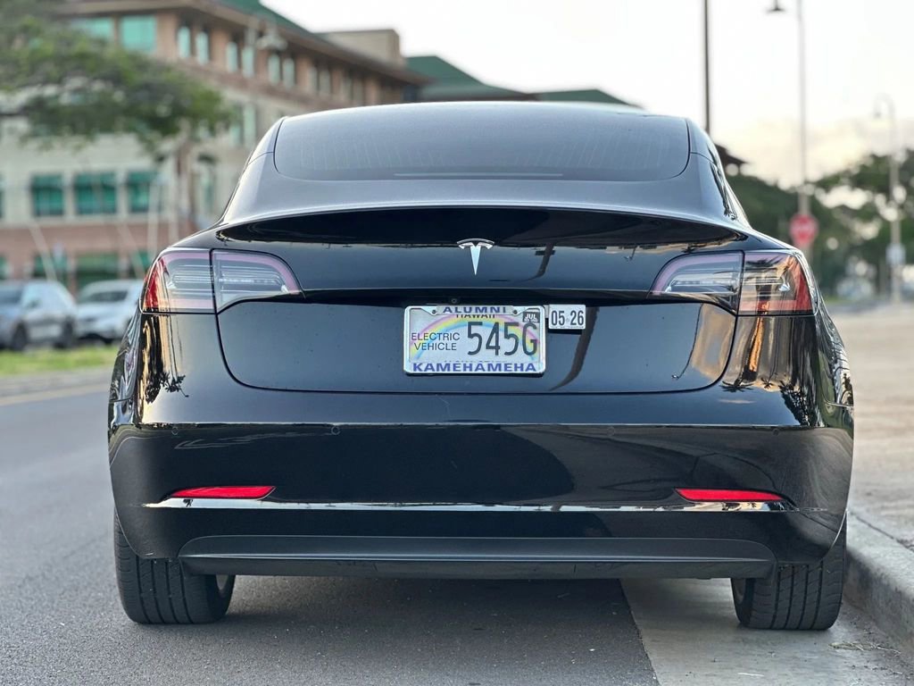 Used 2019 Tesla Model 3 Standard Range image 4