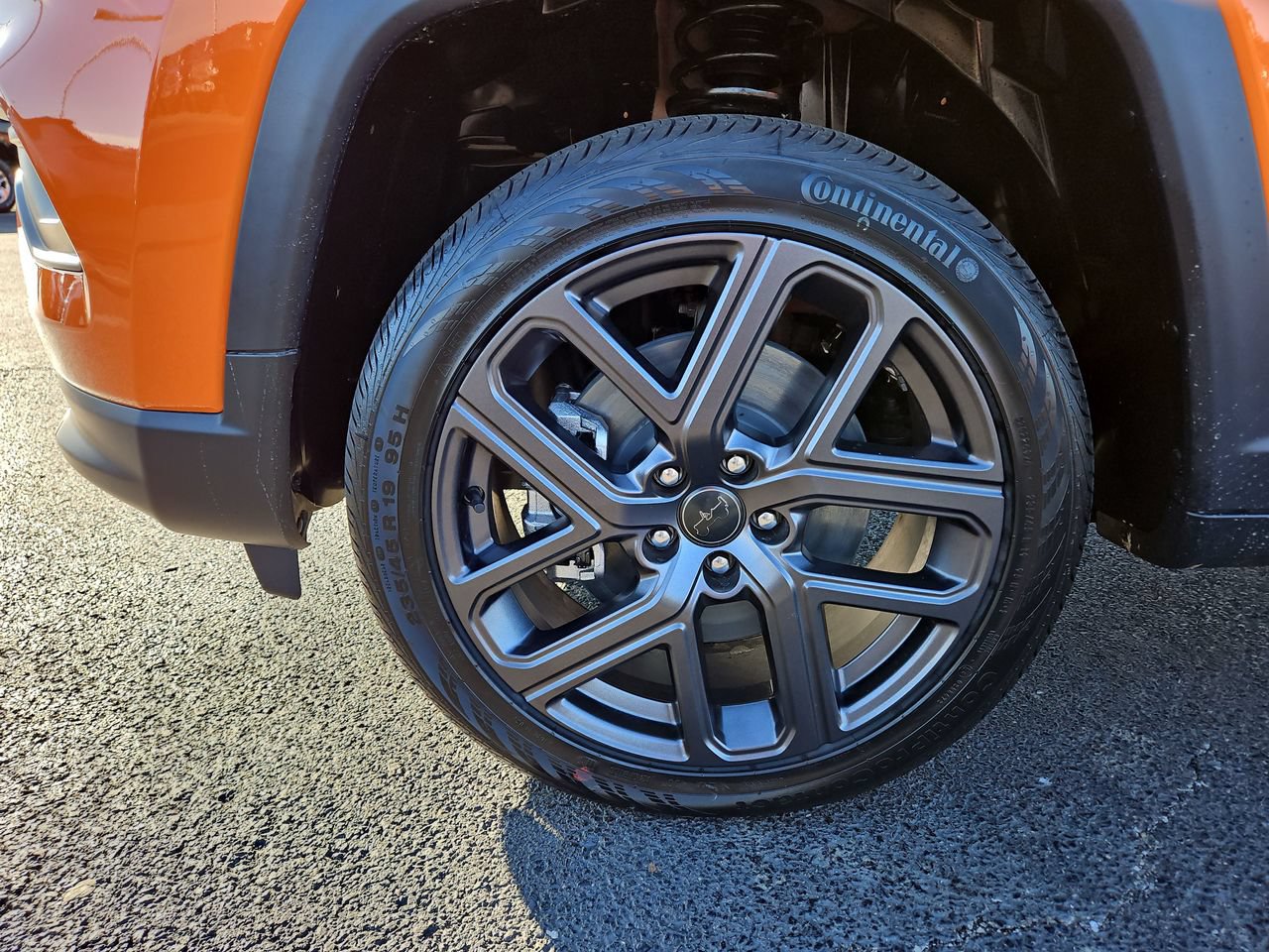New 2026 Jeep Compass Latitude w/ Sun and Sound Group AWD/4WD image 9